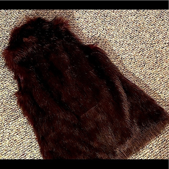 SUZY SHIER (NWT) • Faux-Fur Vest • Size Medium • Silk-Lined Maroon + Black Fur - Picture 11 of 12